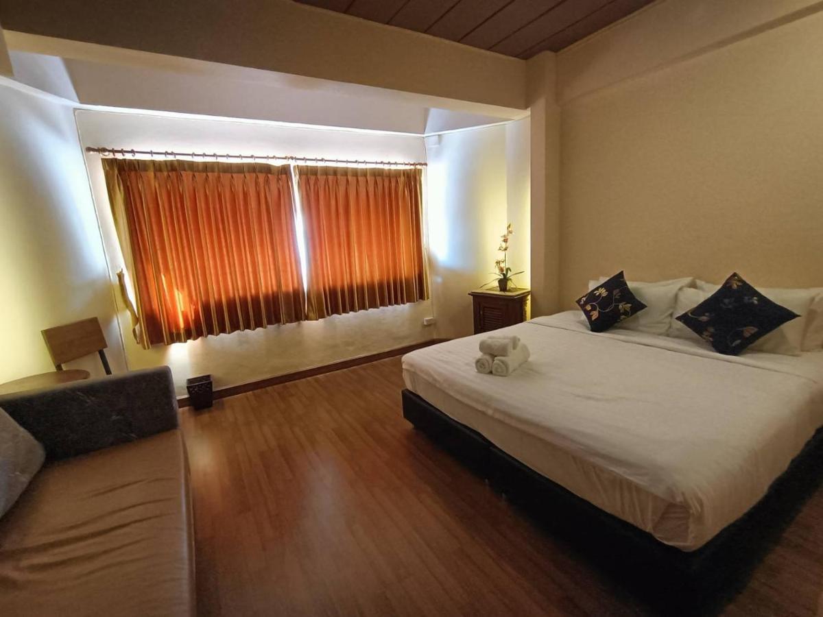 Soft Night Barzaar Pansiyon Chiang Mai Dış mekan fotoğraf
